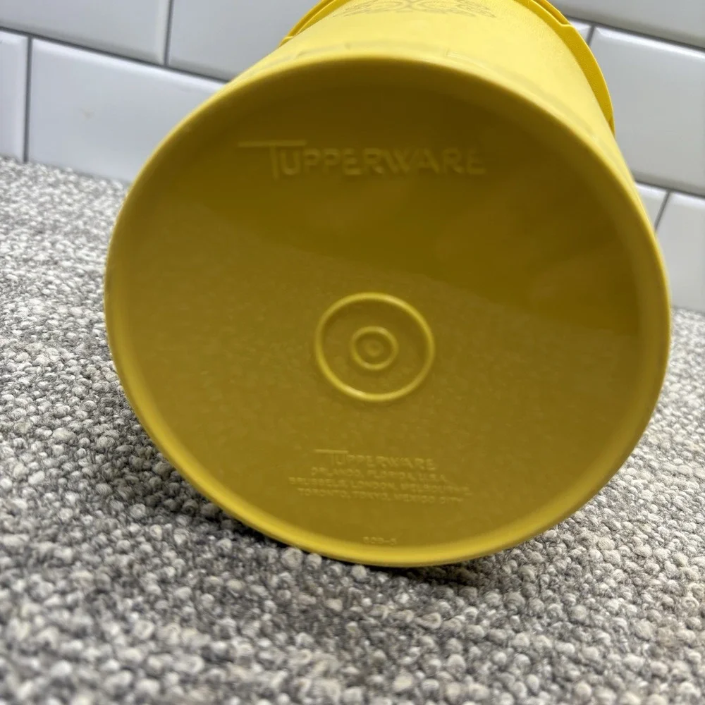 Vintage 1970's Tupperware Yellow Round Nesting‎ Canister 7 In Tall